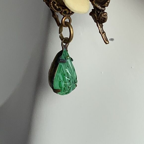 Banana Bob vintage Victorian Rose chandelier earrings 2.5” pierced - Picture 11 of 13